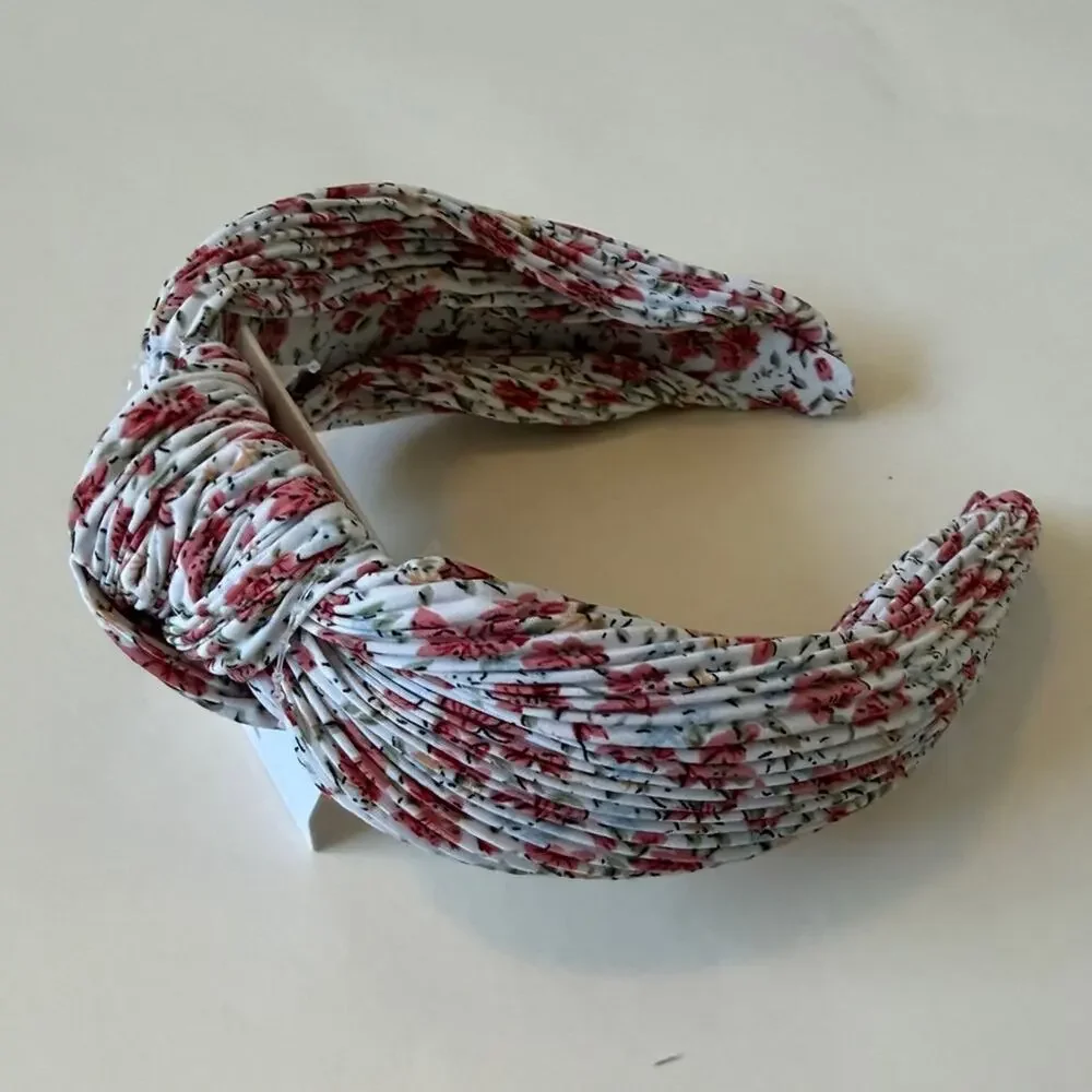 Floral pleated headband